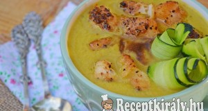 Zöldségkrémleves ropogós halkockákkal – paleo