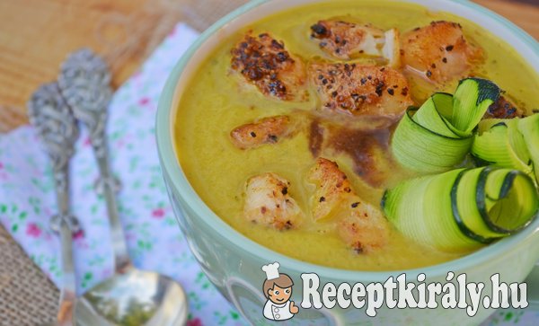 Zöldségkrémleves ropogós halkockákkal - paleo
