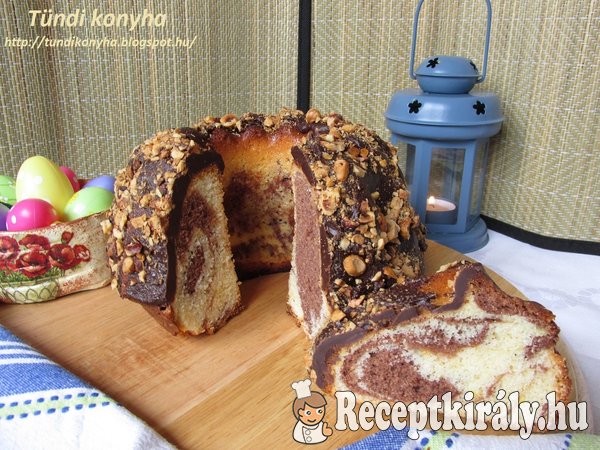 Dán kuglóf pörkölt mogyoróval
