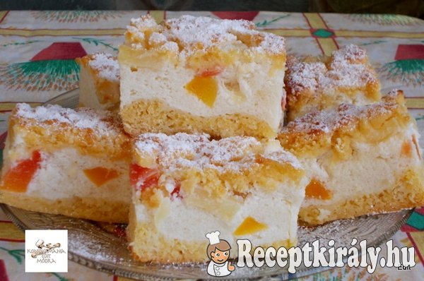 Joghurtos pite trópusi gyümölcsökkel