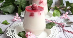 Málnás panna cotta