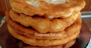 Tejfölös lángos