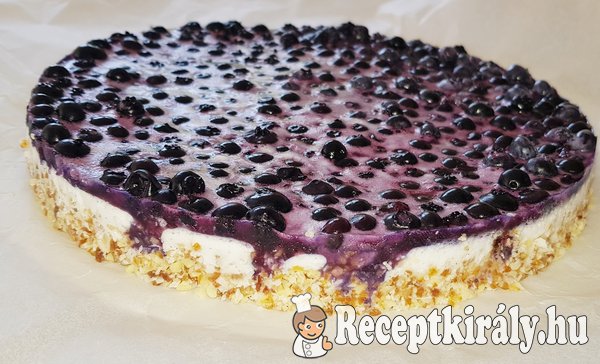 Sütés nélküli paleo áfonyás torta
