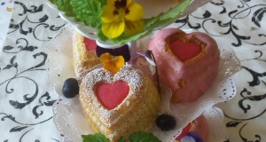 Pudinggal és gyümölccsel töltött Muffin