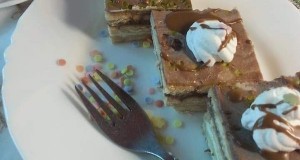 Kekszes-tejfölös szelet sütés nélkül