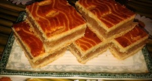 Almás pite Eta módra