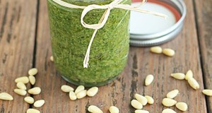 Bazsalikomos pesto