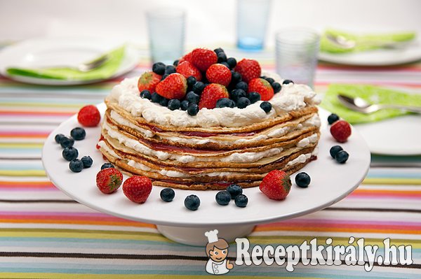 Gyümölcsös túrókrémes palacsinta torta