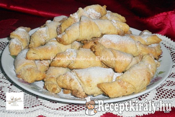 Hájas,diós kifli