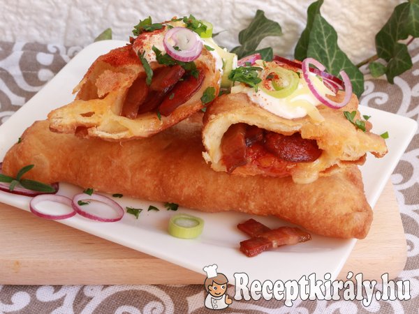 Magyaros töltött lángos