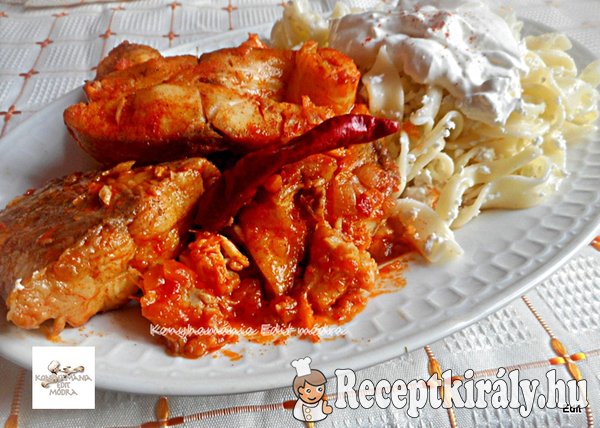 Pontypörkölt túrós tésztával