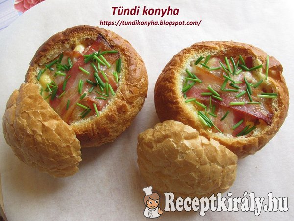 Baconos-tojásos-virslis zsemle