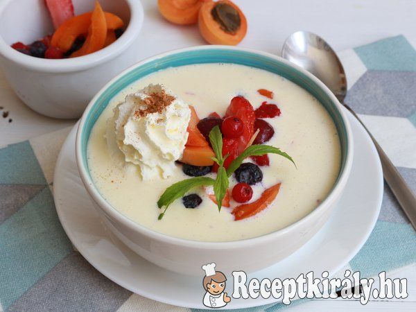 Tejszínes őszibarackleves vegyes gyümölccsel
