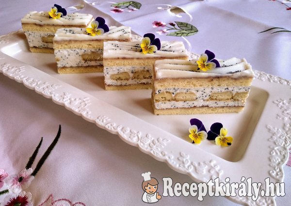Piskóta szelet mákos krémmel meggylikőrrel